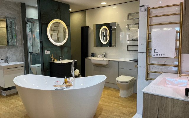 Experience modern bathroom design at WC1 Bathrooms with our stunning freestanding bath.