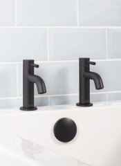 MI 3 4 BLKLifestyle 2