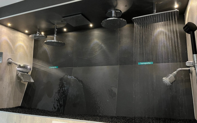 Experience the luxury of Hansgrohe showers in our WC1 Bathrooms showroom, featuring stunning working displays.